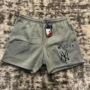 Pro Standard New York Yankees shorts men’s size XL